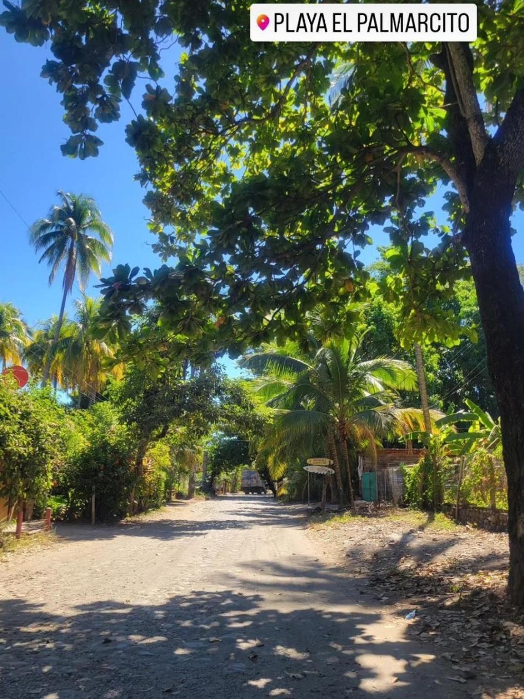 Hostal Tia Reyna El Zonte Buitenkant foto