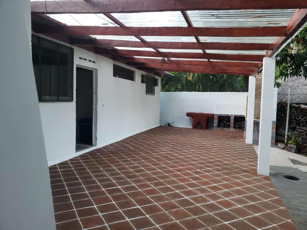 Hostal Tia Reyna El Zonte Buitenkant foto